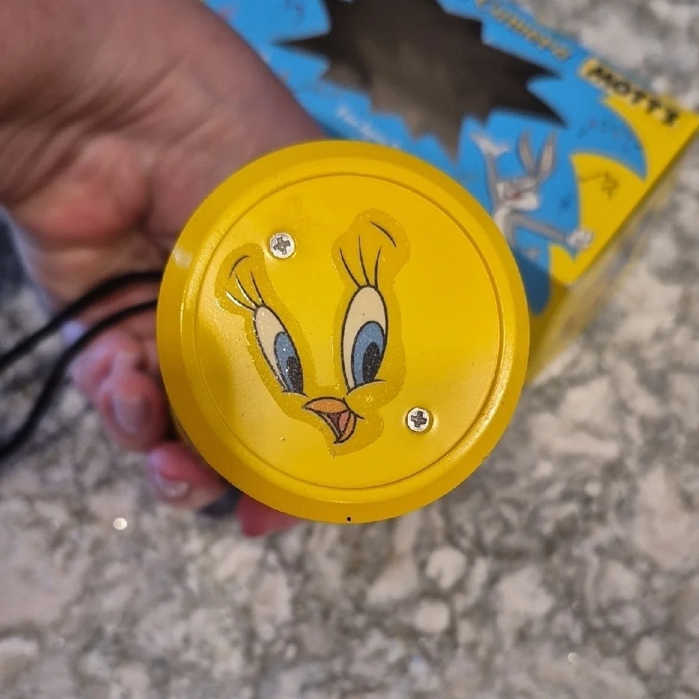 Looney Tunes Mil-LOONEY-um Camera millinium Y2K 2000 Limited Edition
